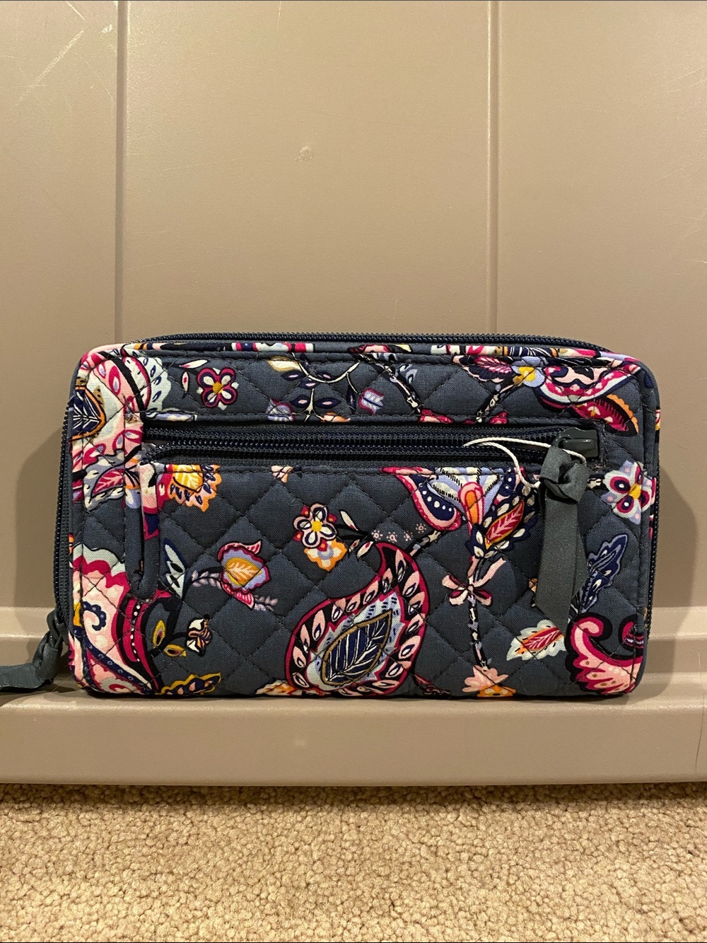 RFID Turnlock Wallet NWT Felicity Paisley - Picture 2 of 9